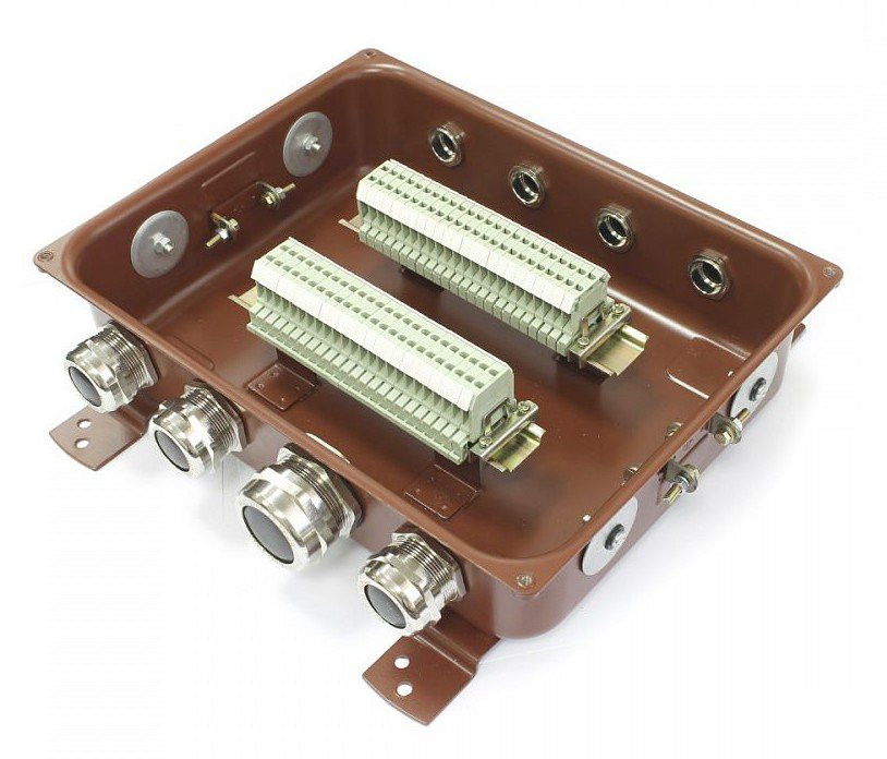 КС-40 УХЛ1,5 IP65 латунный ввод (zeta30352) Коробка соединительная