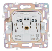 SKANDY Розетка 1-местная SK-R11W с заземлением с защитными шторками и крышкой скрытой установки 16А IP44 арктический белый (SK-R16-16-44-K01) Розетка с защитными шторками