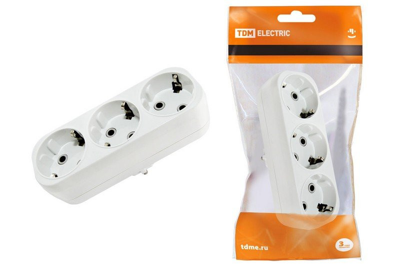 Блок на 3 гнезда 2П+З плоский 16А 250B TDM (SQ1806-0033) Розетка