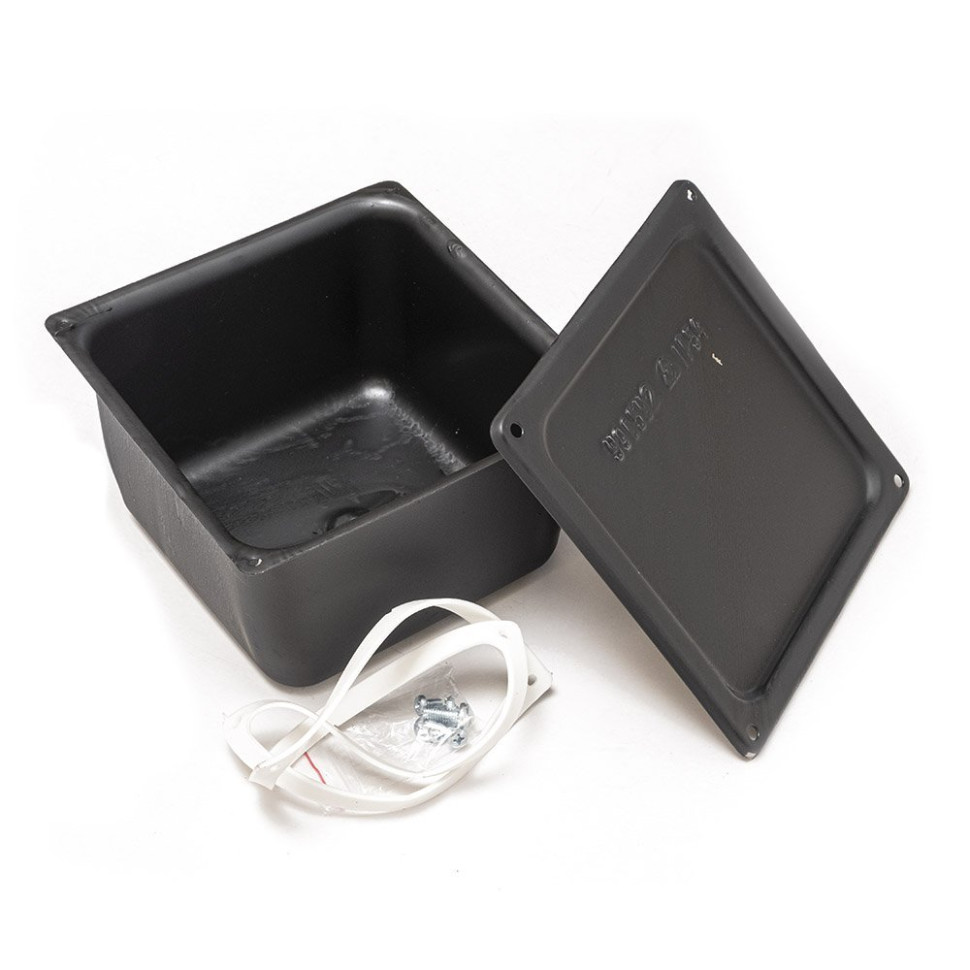 Коробка металлическая грунтованная с уплотнителем 150х150х100 мм (PR08.26167) Коробка металлическая