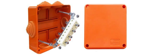 Коробка JBS100 100х100х55, 6 вых., 3P (0,15...2,5мм²) (43007HF) Коробка монтажная, огнестойкая, без галогена